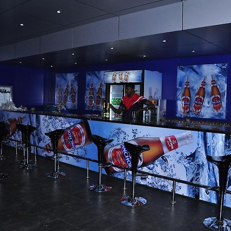 Gunners' Club - Minneriya Buitenkant foto